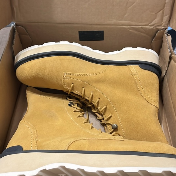 New In Box Sorel Hi Line Platform Combat Boot Woman’s 9.5 - Picture 2 of 14